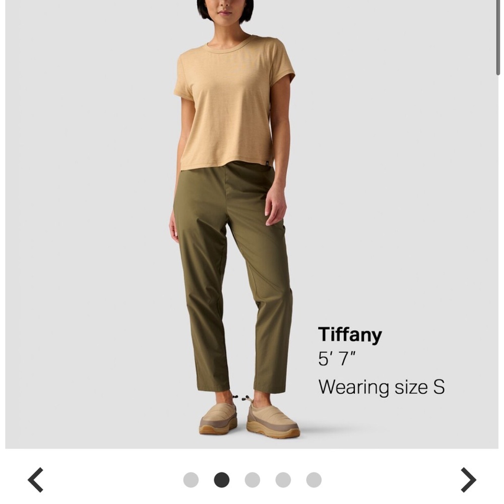 Elegant Olive Women's Cropped Pants